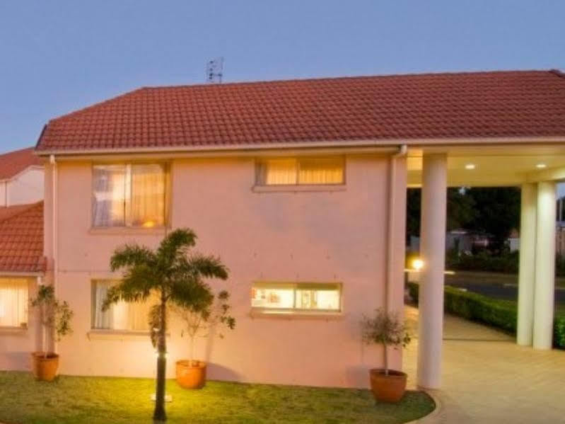 Villa Nova Motel トゥーンバ エクステリア 写真